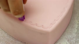 VALENTINE'S DAY CAKE TUTORIAL Fondant and royal icing decoration