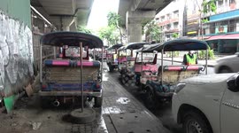 Thailand’s famous tuk-tuks rusting and gathering dust as Covid-19 decimates tourism industry (with subtitles)