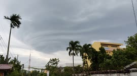 Scary supercell cloud forms over homes as Typhoon Surigae hits the Philippines