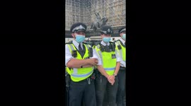 Getting more heated between the police and anti lockdown protesters outside the House of Lords …..