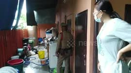Angry monitor lizard rampages through house in Thailand