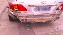 Quarrelling couple crash cars in China
