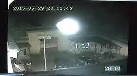 不明飞行物闯白塔寺触发警报 发光体神似UFO监控视频录下全程