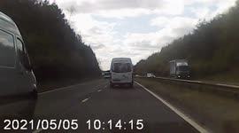 A little too close for comfort - HGV swerves right infront of me at the last second
