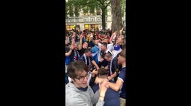 Scottish football fans arrive early in London to show they know how to boogie!