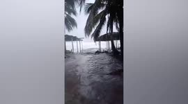 Hurricane Enrique slams into beach resort in Mexico