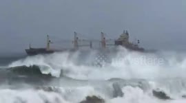 Hurricane Enrique waves slam into beach in Mexico
