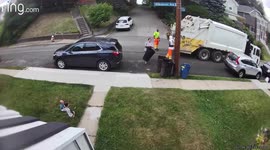 Pittsburgh garbagemen refuse to haul away trash, mom has to do so herself as kid cries in yard