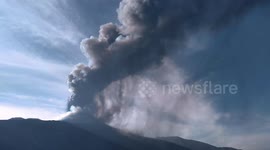 Spectacular ash column rises above Italy's erupting Mount Etna