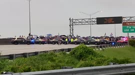 Recording of a protest demonstration in solidarity with Cubans in the island. The Palmetto Expressway in Miami was blocked.