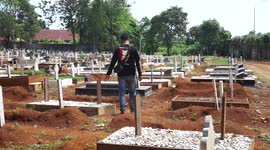 Atmosphere at the Covid-19 Funeral Cemetery in Macanda, Gowa