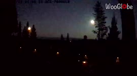 Meteor tears spectacularly across skies above Norway and explodes