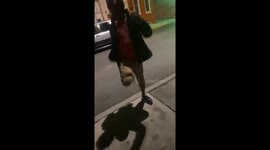 Un pimp lit in his own world