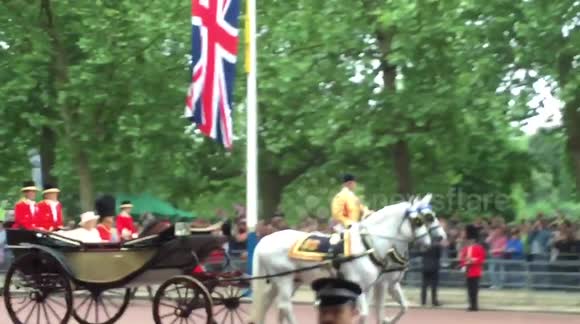 Queen Elizabeth celebrates official birthday with military parade