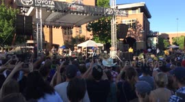 Singer from Smash Mouth 'throws hissy fit' at crowd