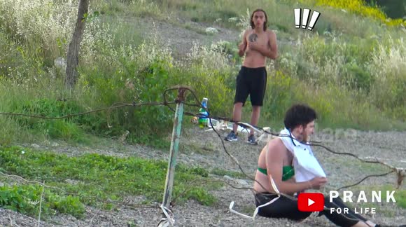 Man in bikini prank gets interesting reactions