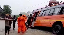 Bus occupants get rescued from flash floods in central India