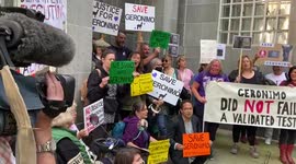 'Save Geronimo': Rally for condemned alpaca outside government offices