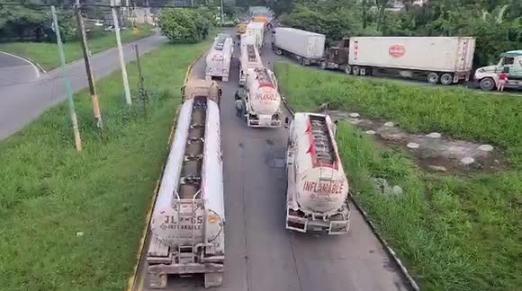 Bloqueos de carretera exigiendo la renuncia del presidente de Guatemala