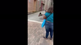 Man shot downtown pittsburgh Pennsylvania , shooter left seen blue suv