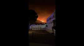 A fire forces the evacuation of the Castellón town of Azuébar, Spain