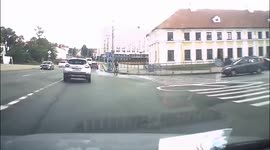 The cyclist grossly violated the traffic rules and made a somersault when falling