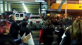 Action by firefighters and neighbors after the death of 3 firefighters in Ciudadela, Argentina