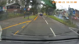 Jag SUV turns right from left hand lane hitting brakes and dangerous driving in birmingham