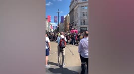 Police descend on Extinction Rebellion protesters in London