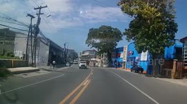 Truck crashes into electric pole sending it crashing into tuktuk on opposite lane
