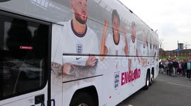 Soccer Aid: Fans cheer as team busses arrive, filled with celebrities and athletes