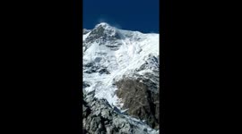 Avalanche on tourists in Georgia