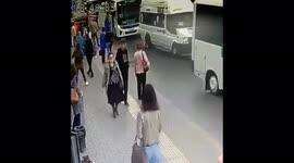 In Omsk, a passenger fell out of the bus on the move