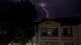 More than 100 lightning strikes reach the ground in California in spectacular display