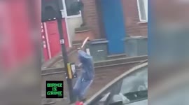 UK thugs chase a man after hacking at him with giant knives and machetes