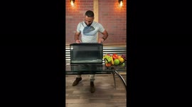 US based photographer shows behind the scenes process of splash photography