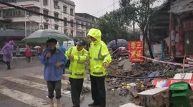 China earthquake rescue teams help pensioner to safety