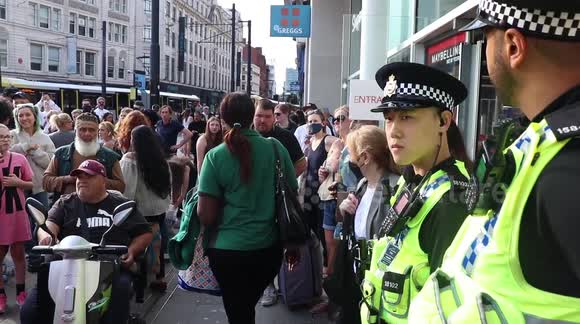 Manchester anti-vaccine passport protesters rush Superdrug vaccine centre
