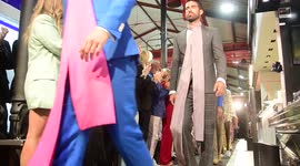 Félix Ramiro presenta su colección ‘Sastrería 20-50’ en la que ha mostrado su línea artesanal y vanguardista para la primavera-verano de 2022