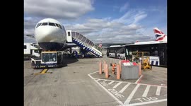 T5 - security check - first passengers boarding