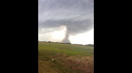 Tornado hutchinson ks 7-13