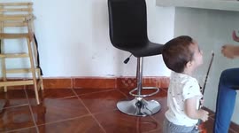 Bebé de 1 año canta baila y toca el mariachi loco