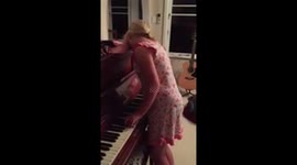 Young girl plays the piano while sleepwalking in New Zealand