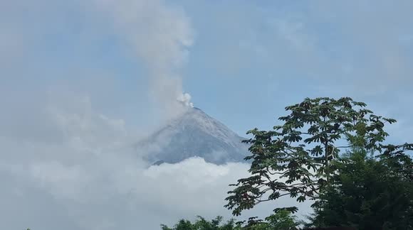 Volcán de fuego estuvo en actividad eruptiva este día