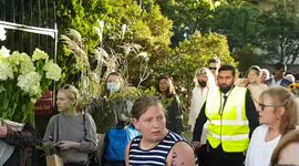 Chelsea Flower Show: final day sees plant sale and visitors leave with armfuls of plants, bouquets and trees.