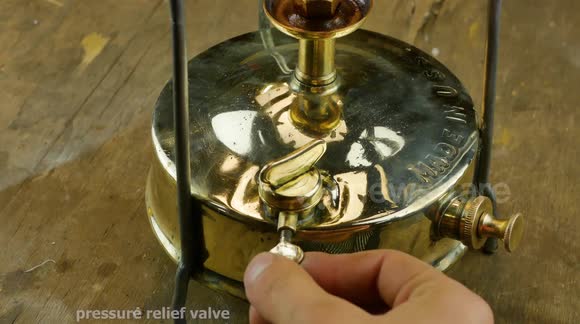 YouTuber films process as he restores 50-year-old rusted burner