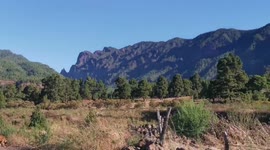 Volcano continues to erupt on Spain's island of La Palma