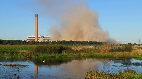 Spectacular moment  4 cooling towers in Yorkshire are demolished by explosives