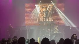 Motley Crue singer Vince Neil 'breaks ribs' falling from stage at Tennessee festival