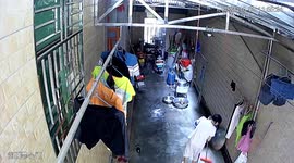 Pressure cooker explodes as food blocks air hole in southern China